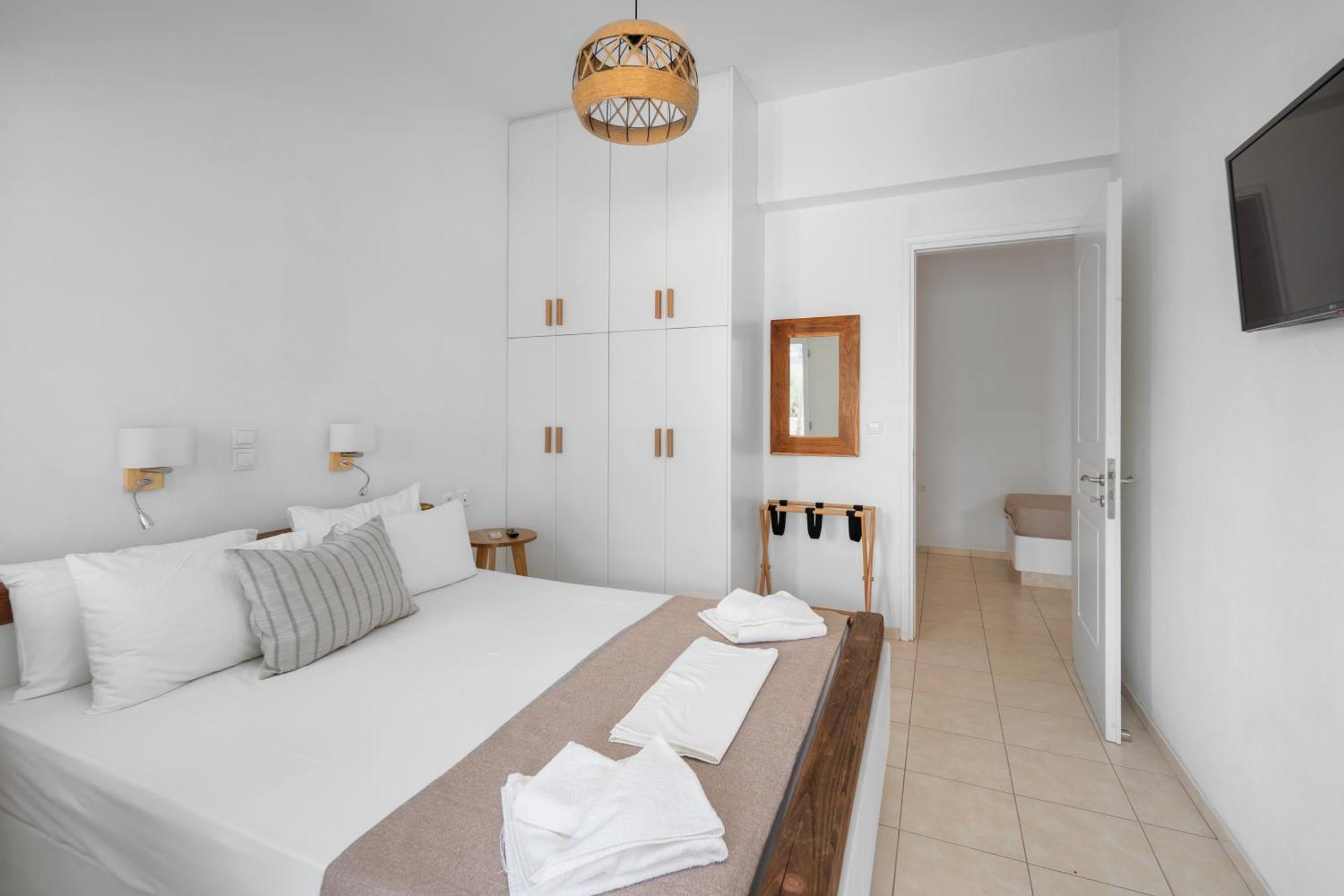 Galazio Seaside Apartments Livadakia Room photo